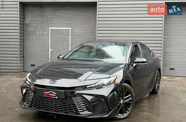 Седан Toyota Camry 2025 в Києві