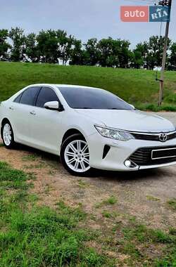 Седан Toyota Camry 2015 в Кременчуге