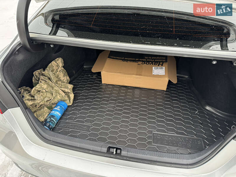 Седан Toyota Camry 2023 в Борщеве