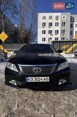 Седан Toyota Camry 2014 в Харькове