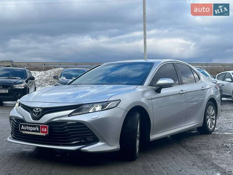 Toyota Camry 2019
