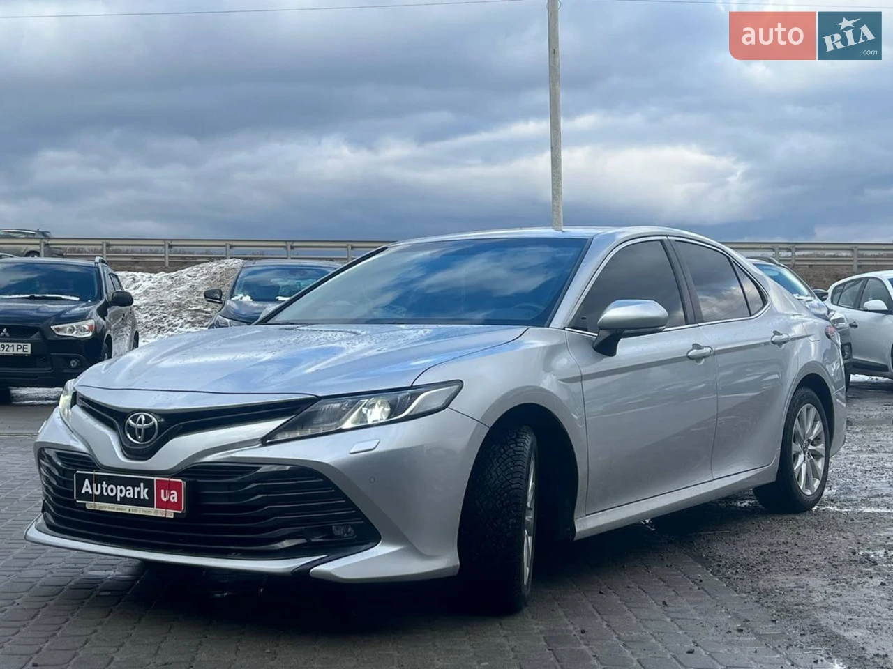 2018 Toyota Camry - мініатюра 17
