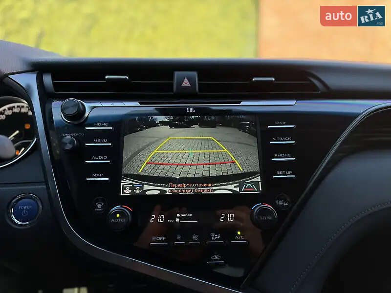 Седан Toyota Camry 2019 в Львове