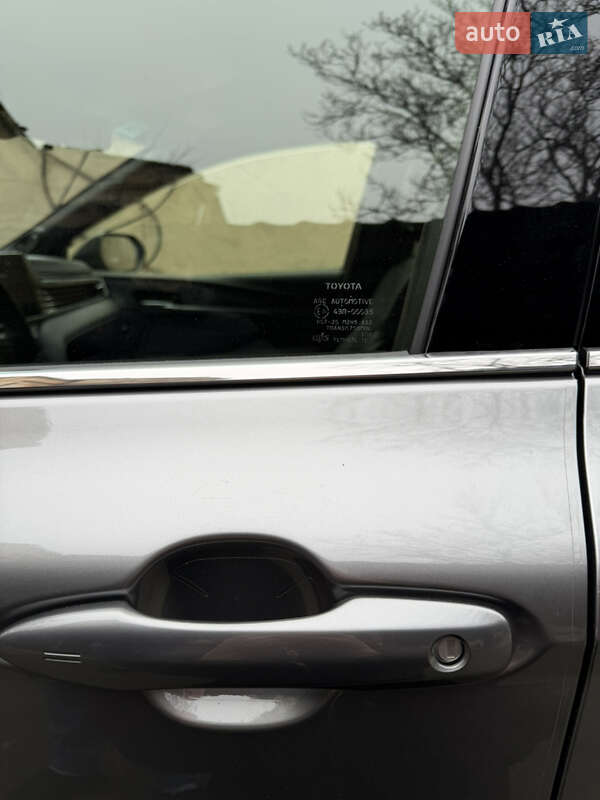 Седан Toyota Camry 2025 в Одессе