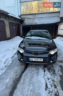 Седан Toyota Camry 2017 в Киеве