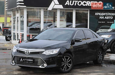 Седан Toyota Camry 2017 в Харькове