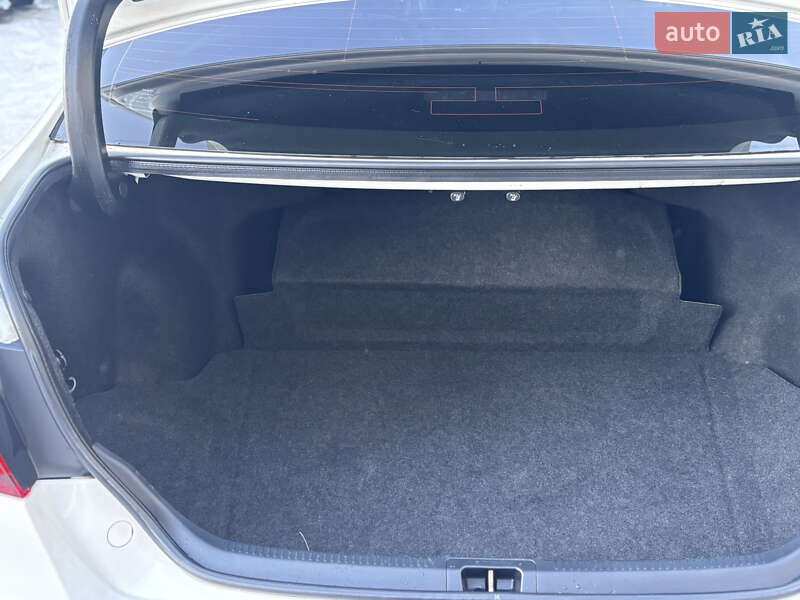 Седан Toyota Camry 2016 в Чернигове