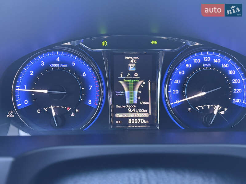 Седан Toyota Camry 2016 в Чернигове