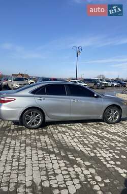 Седан Toyota Camry 2016 в Харкові