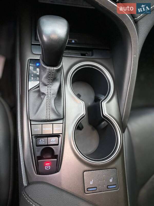 Седан Toyota Camry 2020 в Киеве