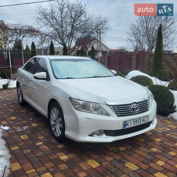 Седан Toyota Camry 2011 в Смеле