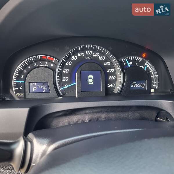 Седан Toyota Camry 2011 в Смеле