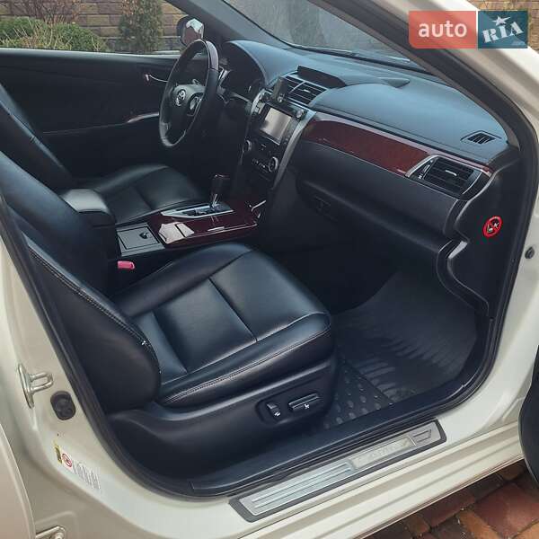 Седан Toyota Camry 2011 в Смеле