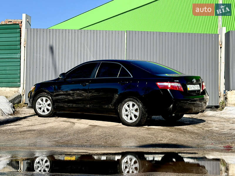 Седан Toyota Camry 2010 в Житомире
