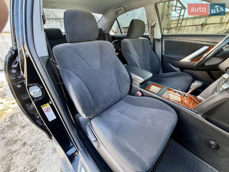 Седан Toyota Camry 2010 в Житомире