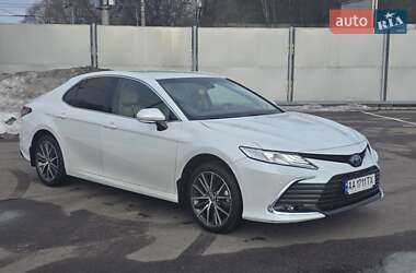 Седан Toyota Camry 2023 в Києві