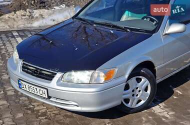 Седан Toyota Camry 2001 в Хмельницькому