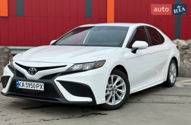Седан Toyota Camry 2021 в Киеве