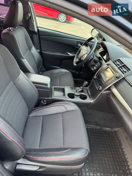 Седан Toyota Camry 2017 в Киеве