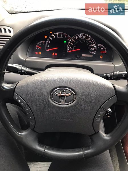 Седан Toyota Camry 2005 в Ужгороде