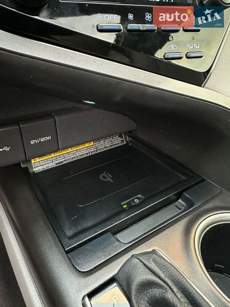 Седан Toyota Camry 2021 в Киеве