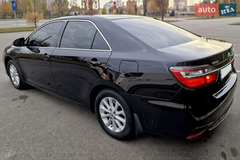 Седан Toyota Camry 2016 в Харькове