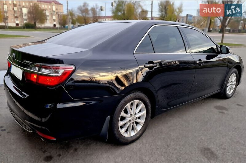 Седан Toyota Camry 2016 в Харькове