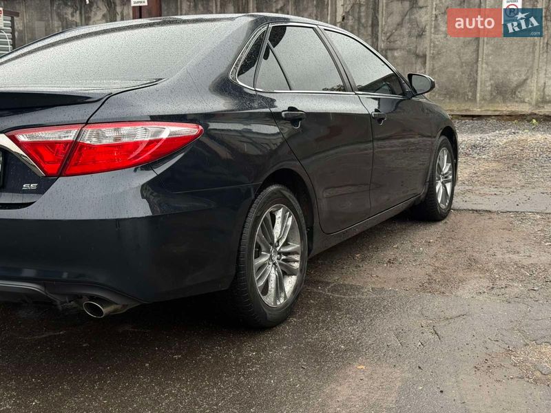 Седан Toyota Camry 2016 в Виннице