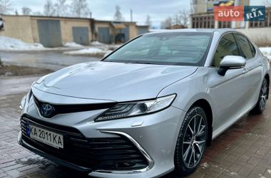 Седан Toyota Camry 2023 в Шостке