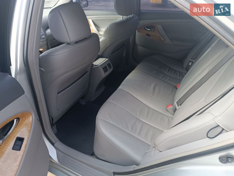 Седан Toyota Camry 2006 в Киеве