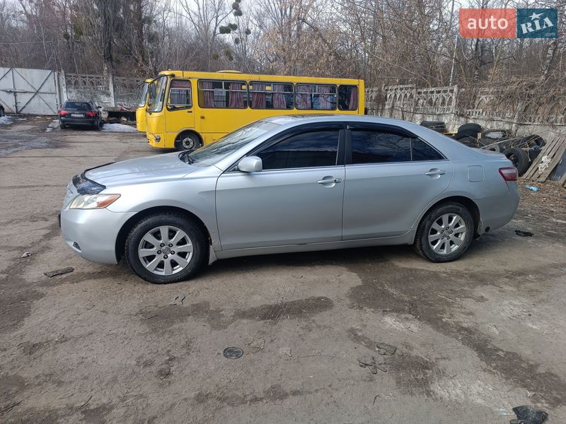 Седан Toyota Camry 2006 в Киеве