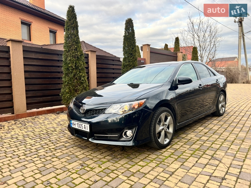 Седан Toyota Camry 2012 в Одессе