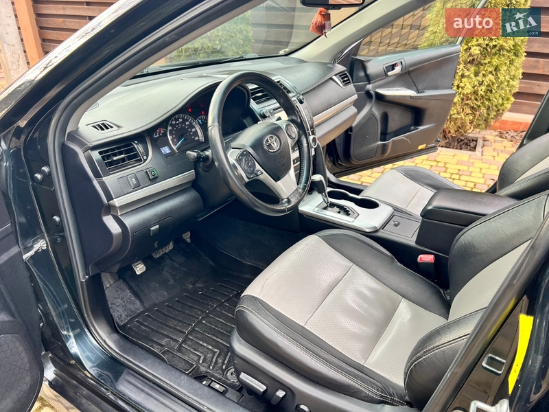 Седан Toyota Camry 2012 в Одессе