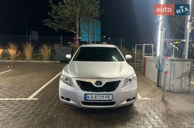 Седан Toyota Camry 2008 в Ровно