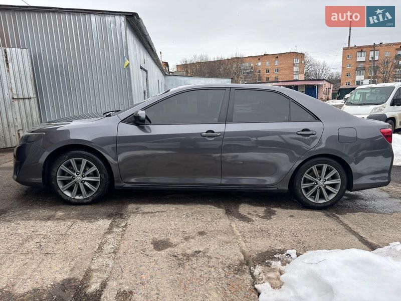 Седан Toyota Camry 2014 в Гадяче