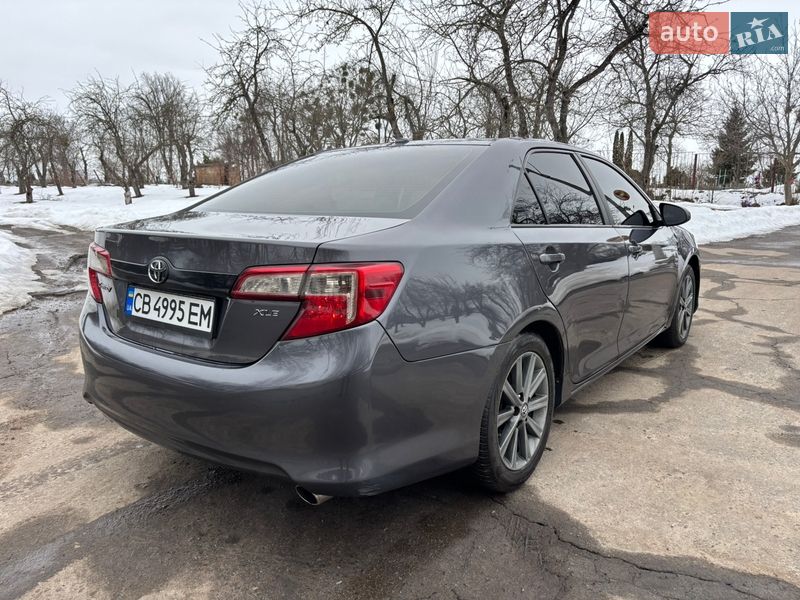 Седан Toyota Camry 2014 в Гадяче