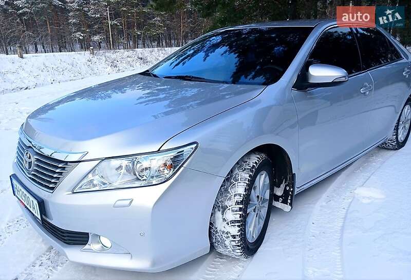 Седан Toyota Camry 2012 в Саврани
