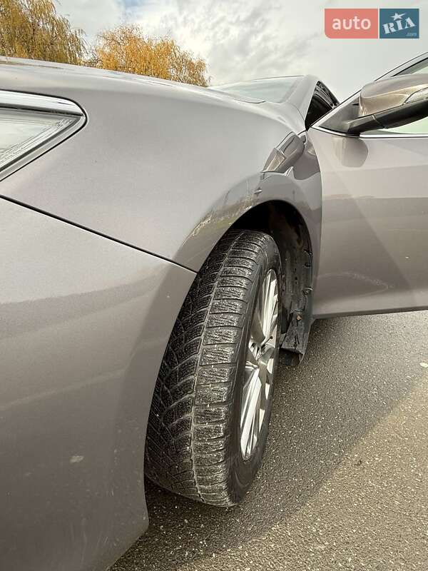 Седан Toyota Camry 2015 в Ивано-Франковске