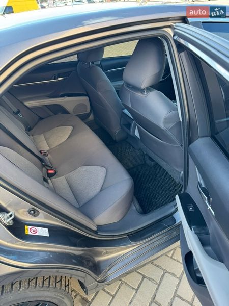 Седан Toyota Camry 2018 в Черкассах