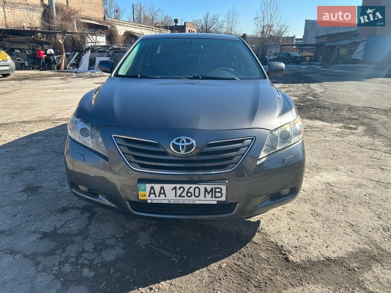 Седан Toyota Camry 2007 в Киеве