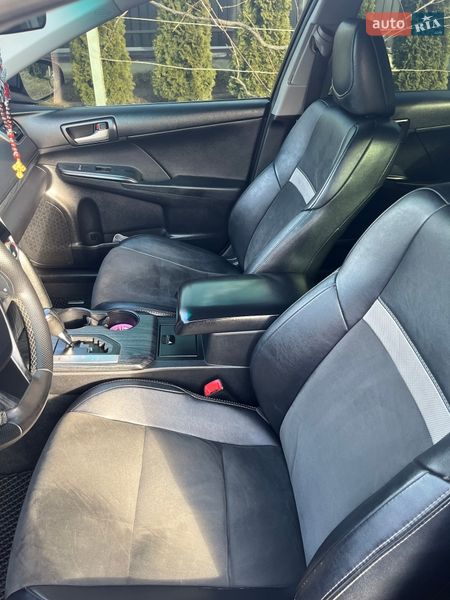 Седан Toyota Camry 2013 в Городке