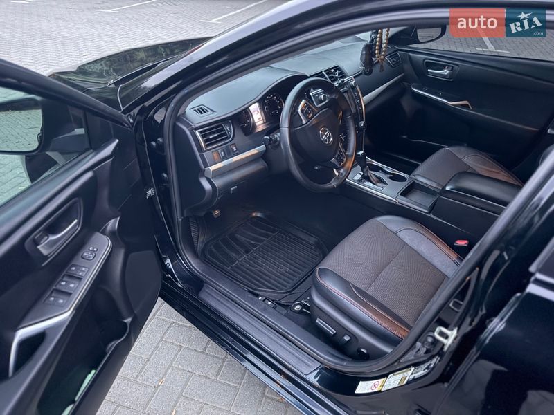 Седан Toyota Camry 2016 в Харькове