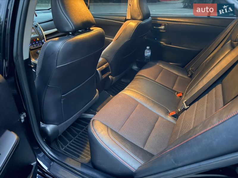 Седан Toyota Camry 2016 в Харькове