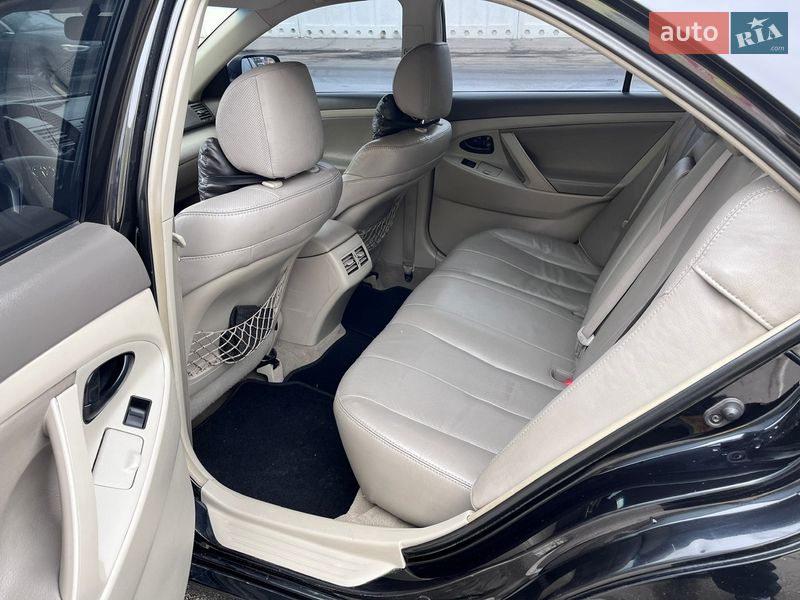Седан Toyota Camry 2007 в Полтаве