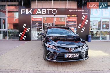 Седан Toyota Camry 2022 в Львові