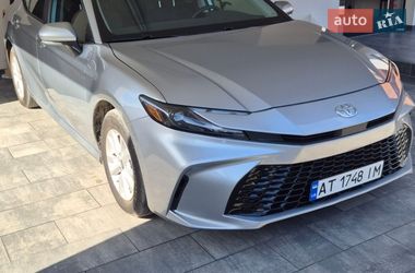 Седан Toyota Camry 2024 в Ивано-Франковске
