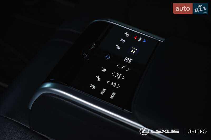 Седан Toyota Camry 2024 в Днепре