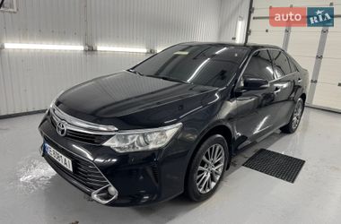Седан Toyota Camry 2016 в Дніпрі