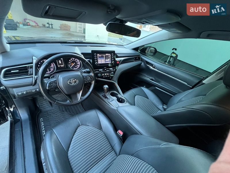 Седан Toyota Camry 2020 в Буче