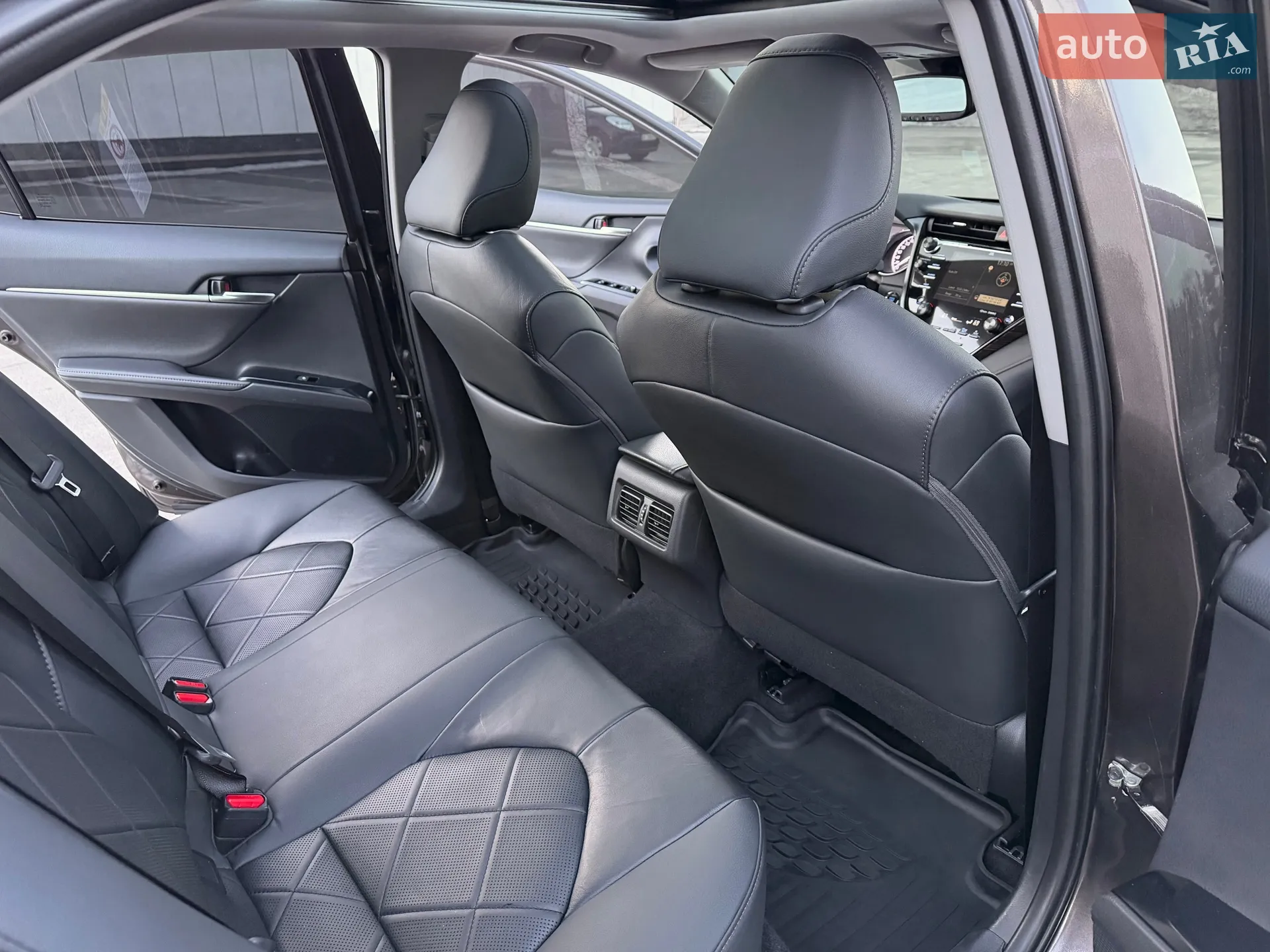 2018 Toyota Camry - мініатюра 33